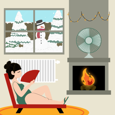 Mujer leyendo en una silla con chimenea y un muñeco de nieve visible por la ventana.